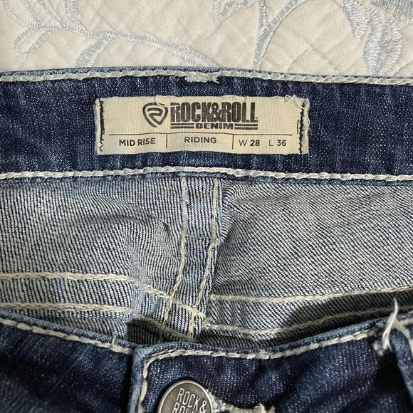 Woman’s rock and roll denim - Picture 2 of 2